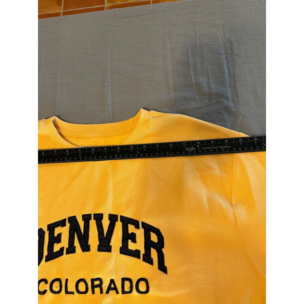 Vineyard Crew Denver Colorado Sweatshirt Mens XL Yellow Pullover Fleece 2120-M - Picture 7 of 10